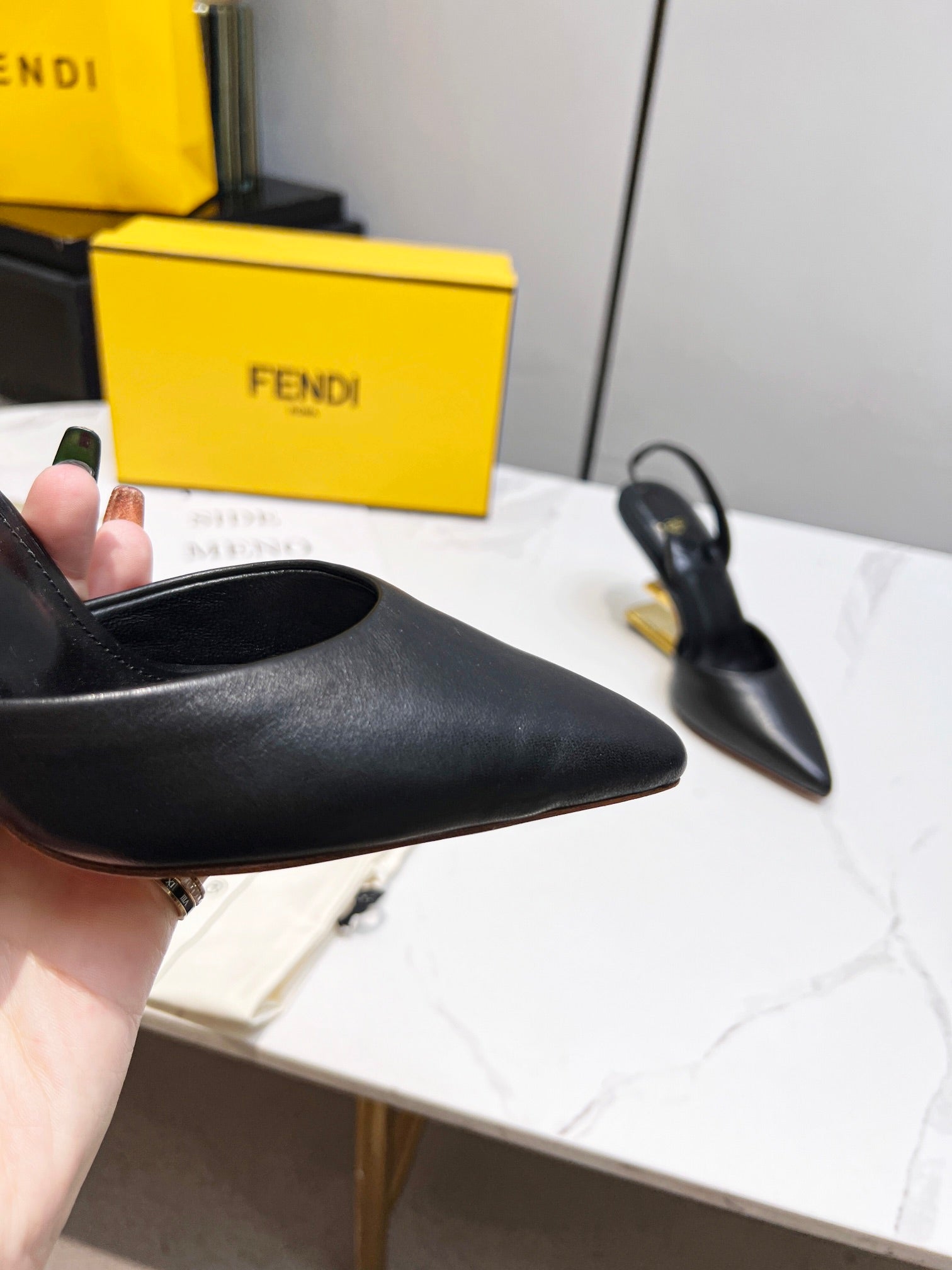Luxury Shoes - FED - 404