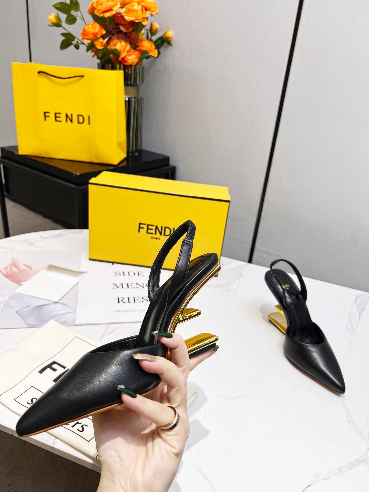 Luxury Shoes - FED - 404