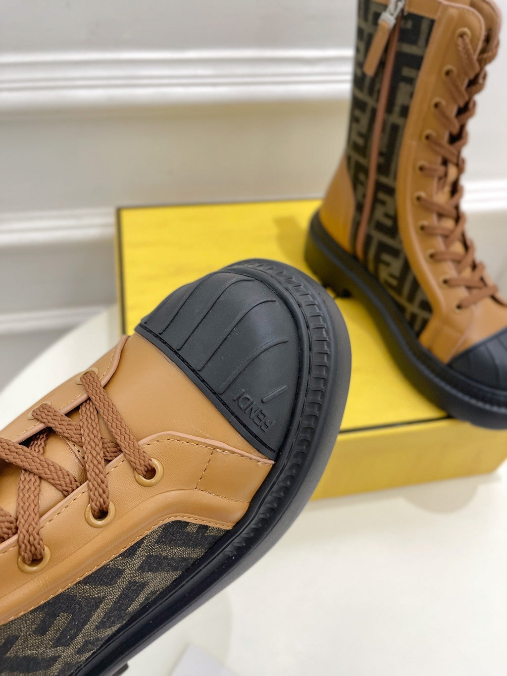Luxury Shoes - FED - 322