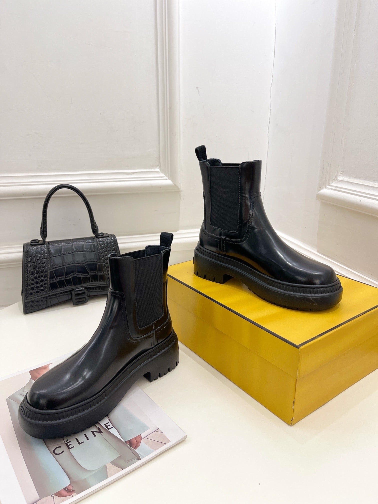Luxury Shoes - FED - 324