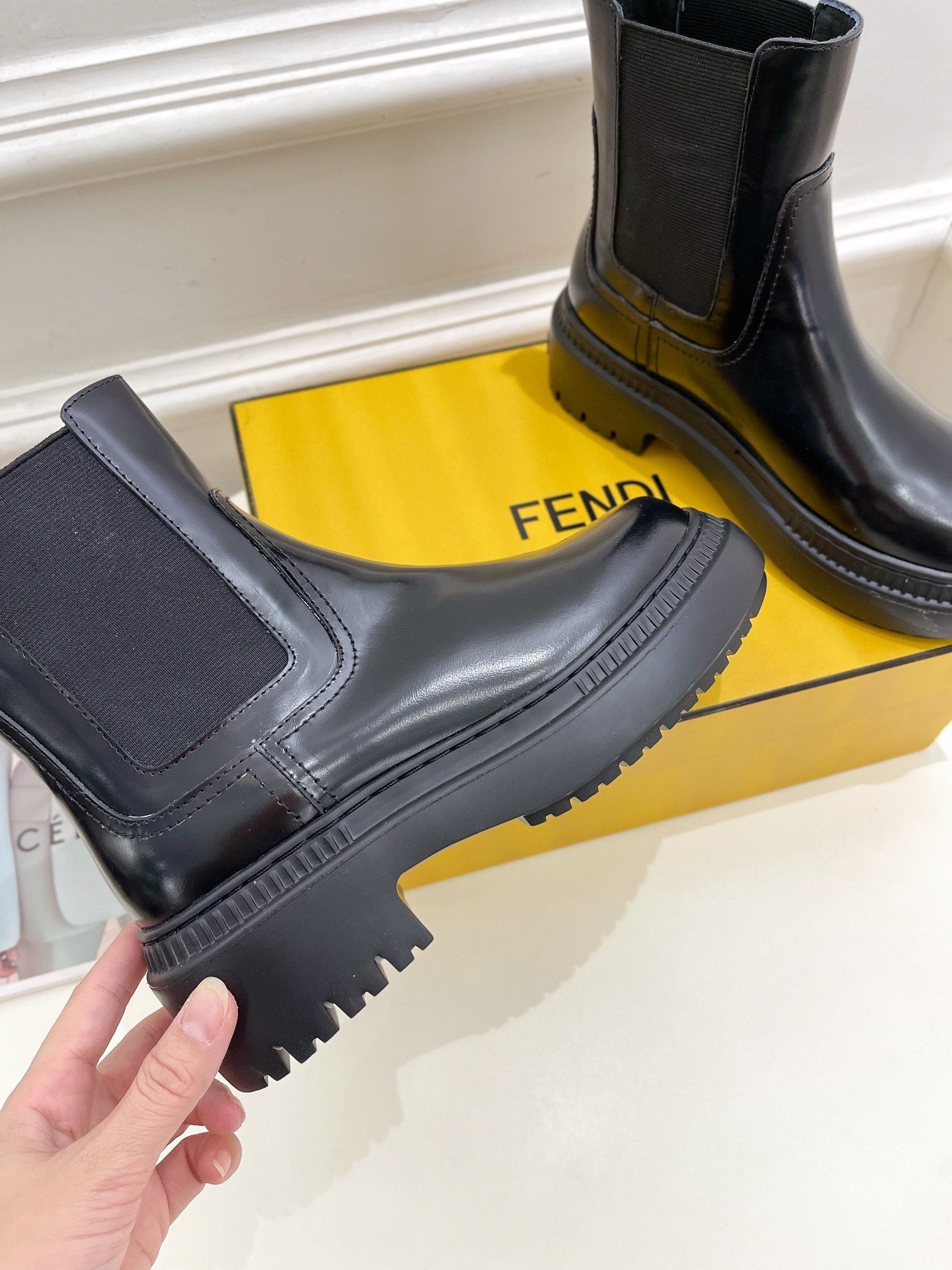 Luxury Shoes - FED - 324