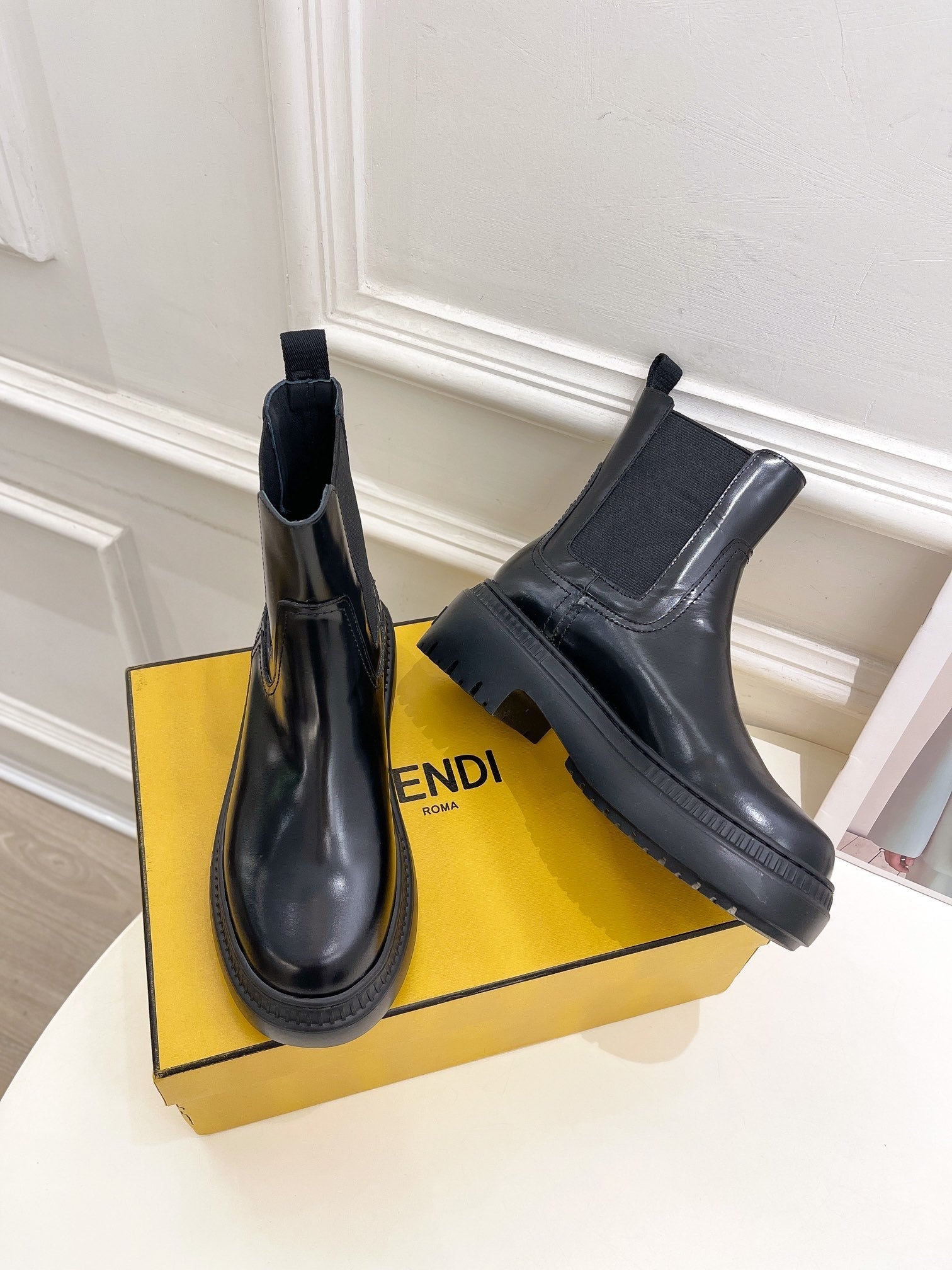 Luxury Shoes - FED - 324