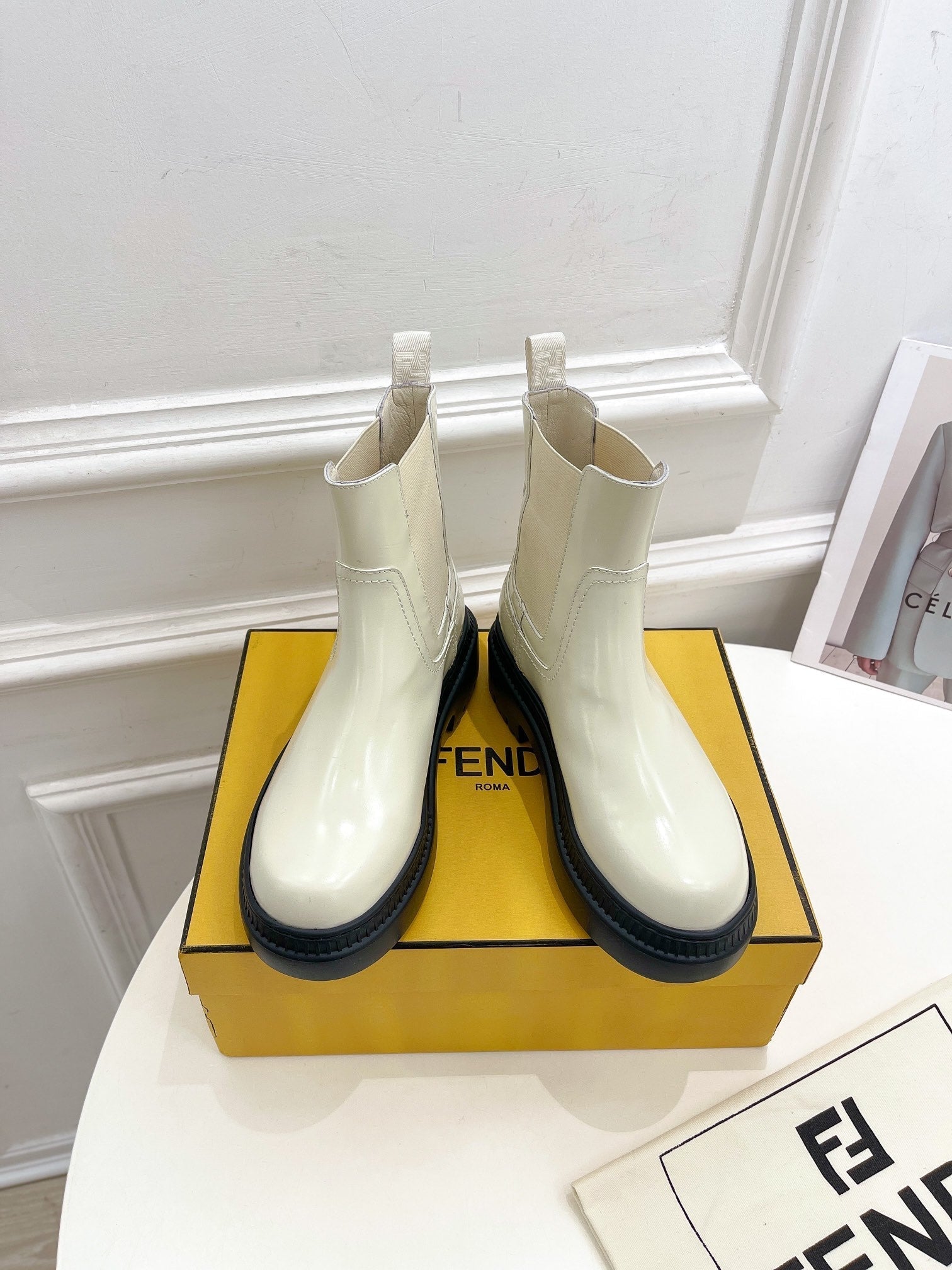 Luxury Shoes - FED - 325