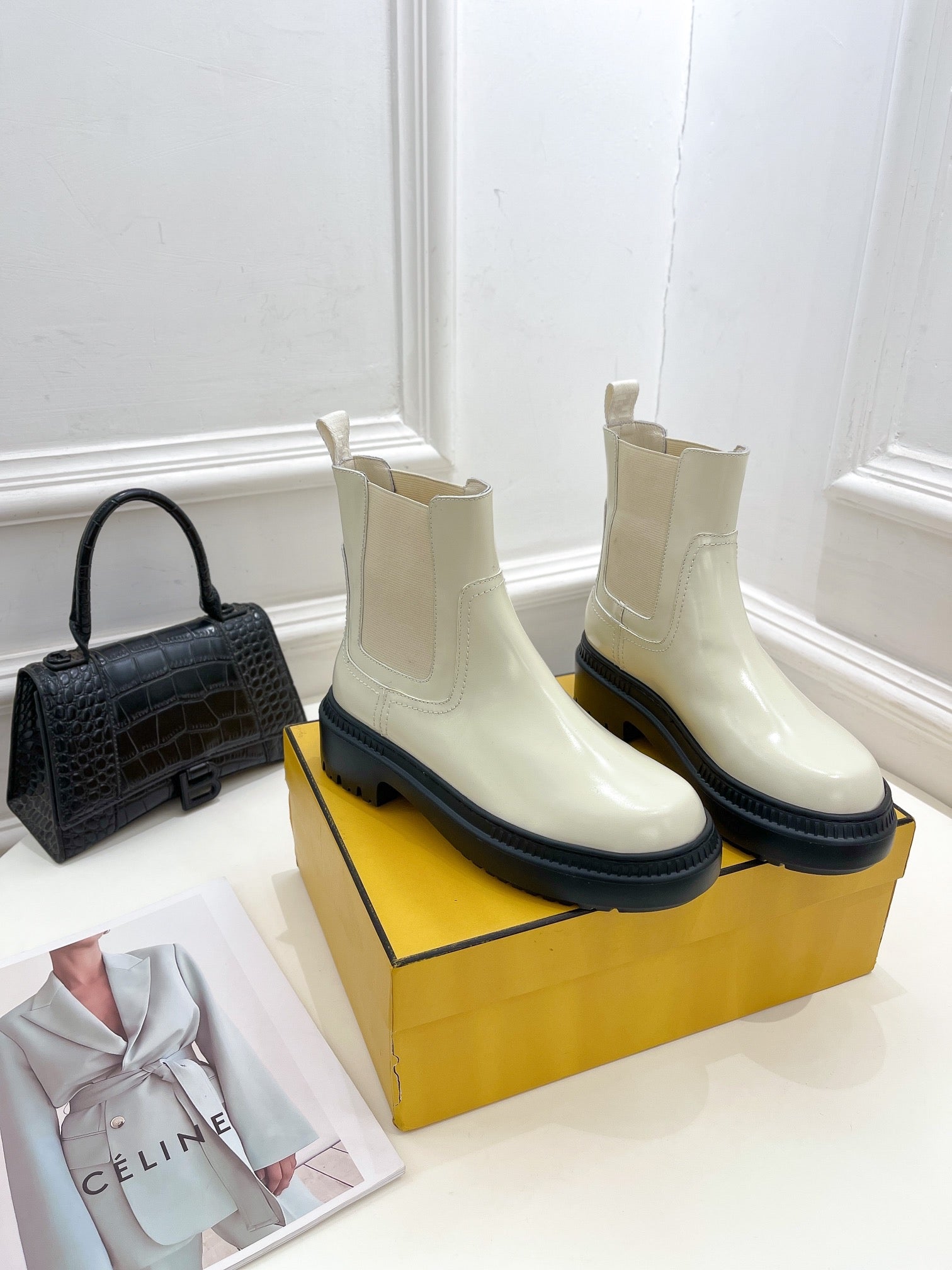 Luxury Shoes - FED - 325