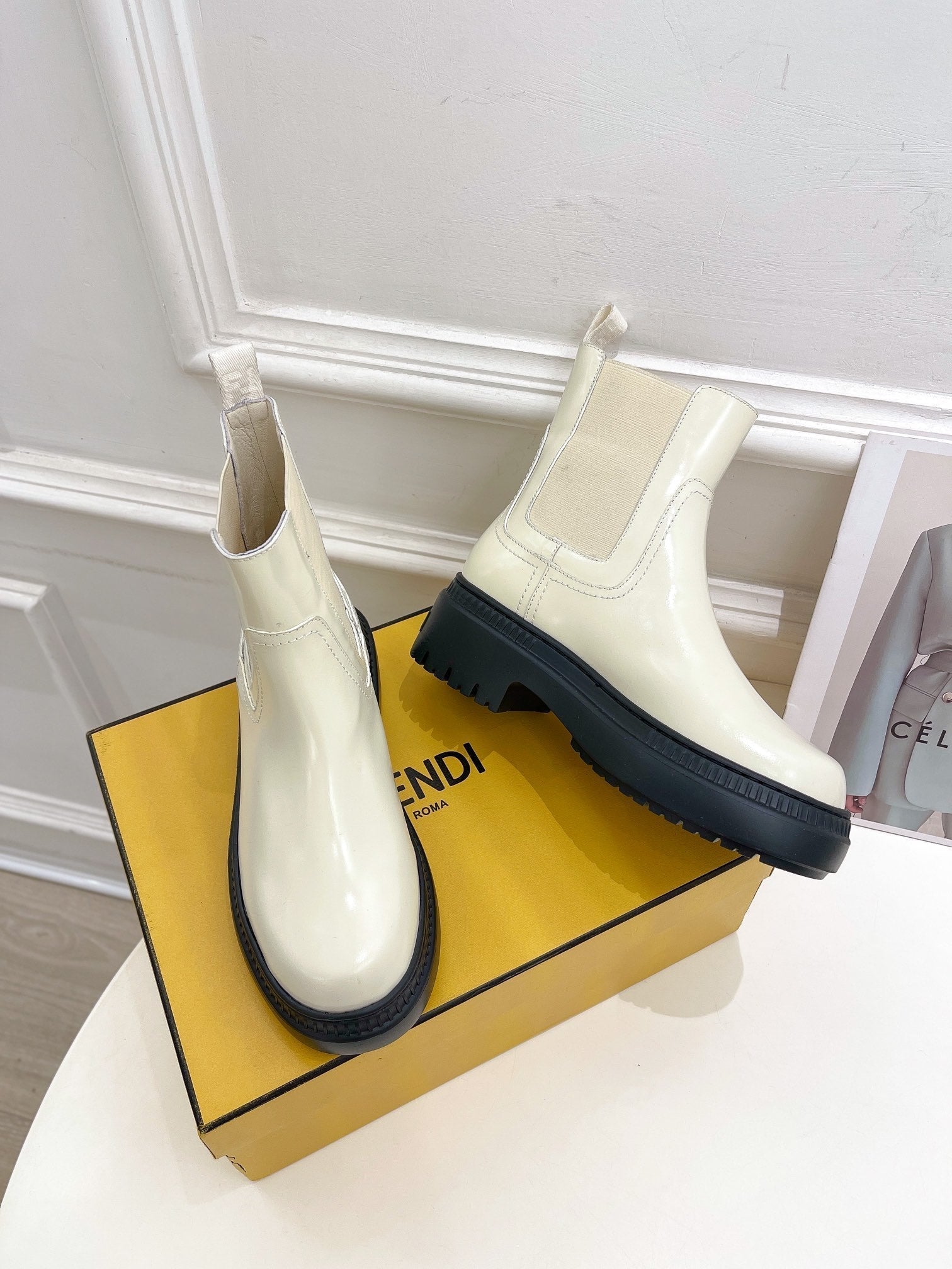 Luxury Shoes - FED - 325