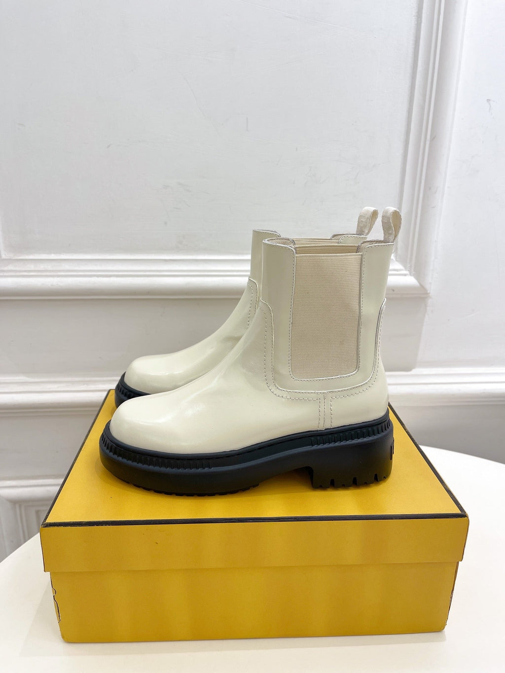 Luxury Shoes - FED - 325