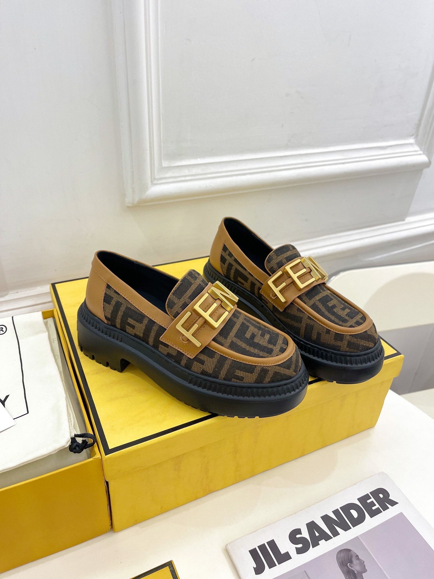 Luxury Shoes - FED - 330