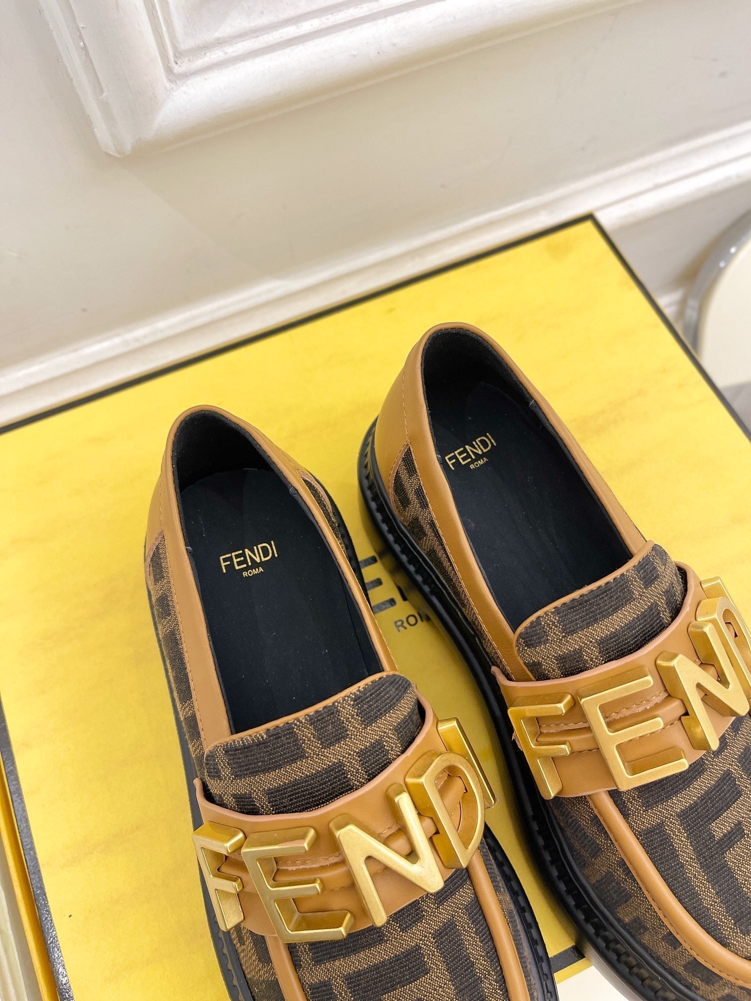 Luxury Shoes - FED - 330