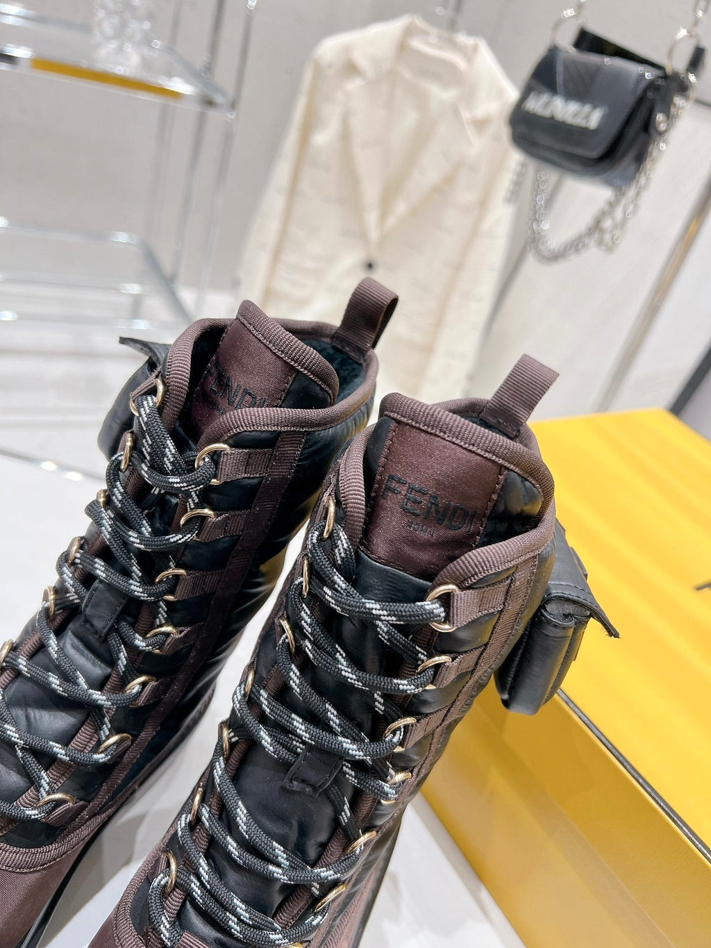 Luxury Shoes - FED - 240