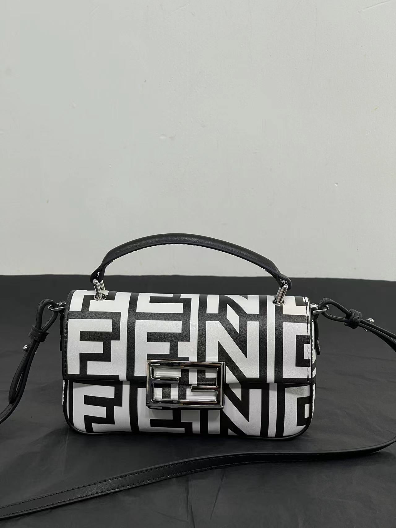ELE -  Bag - FED - 085