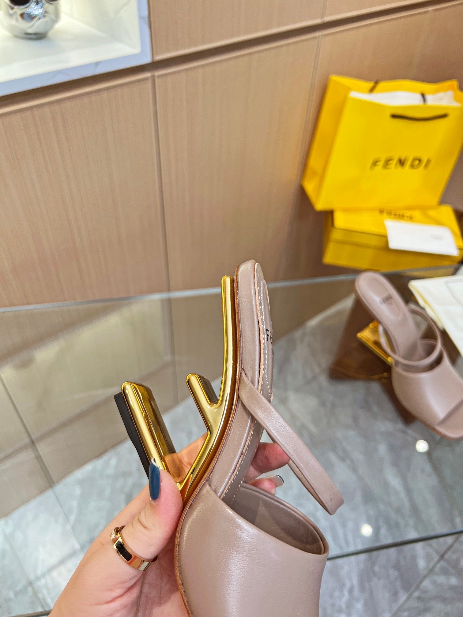 Luxury Shoes - FED - 157