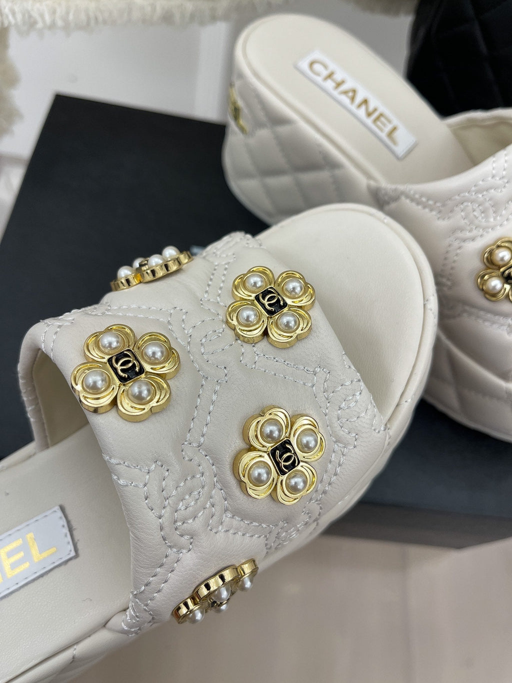 Luxury Shoes Sandals - CHL - 051