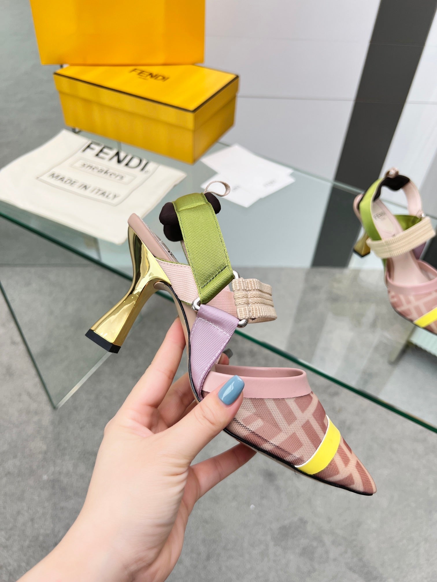 Luxury Shoes - FED - 081
