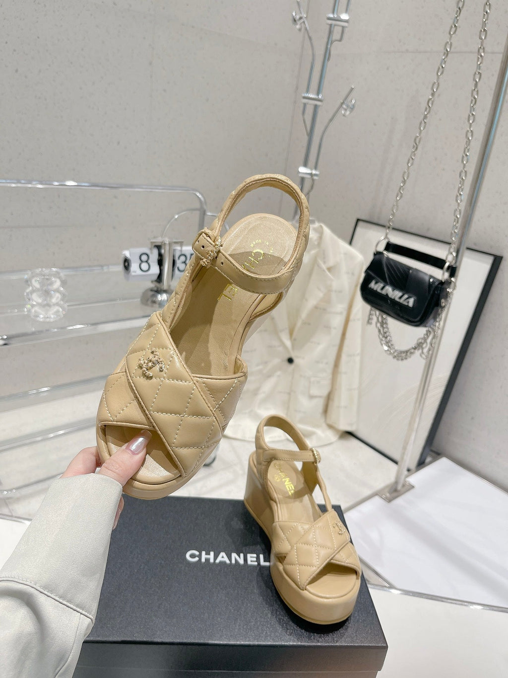 Luxury Shoes Sandals - CHL - 180