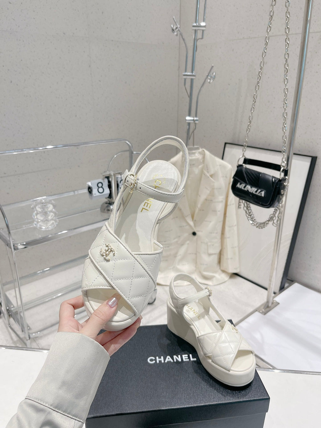 Luxury Shoes Sandals - CHL - 181