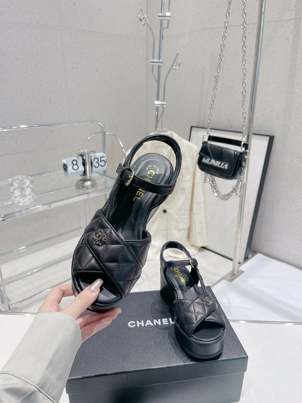 Luxury Shoes Sandals - CHL - 182