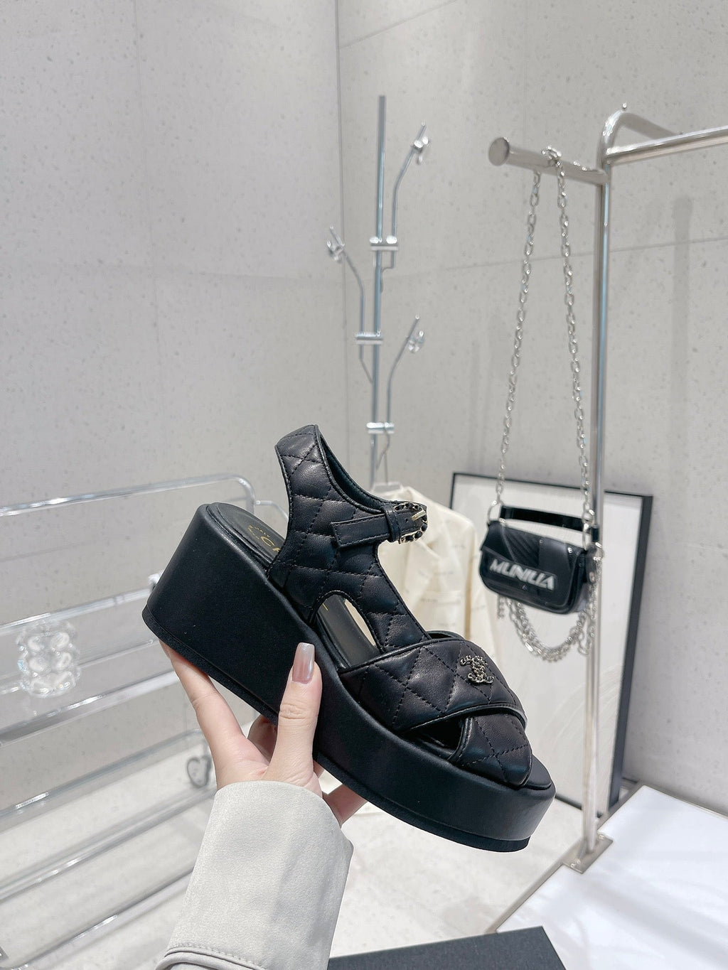 Luxury Shoes Sandals - CHL - 182