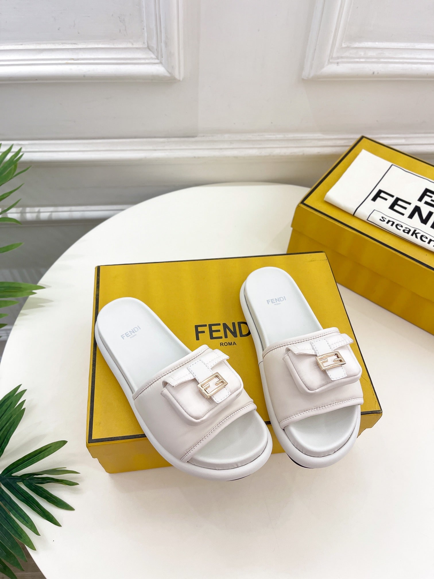 Luxury Shoes - FED - 065
