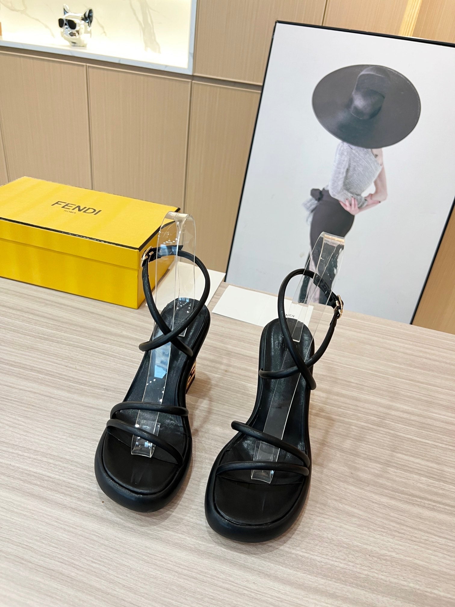 Luxury Shoes - FED - 031
