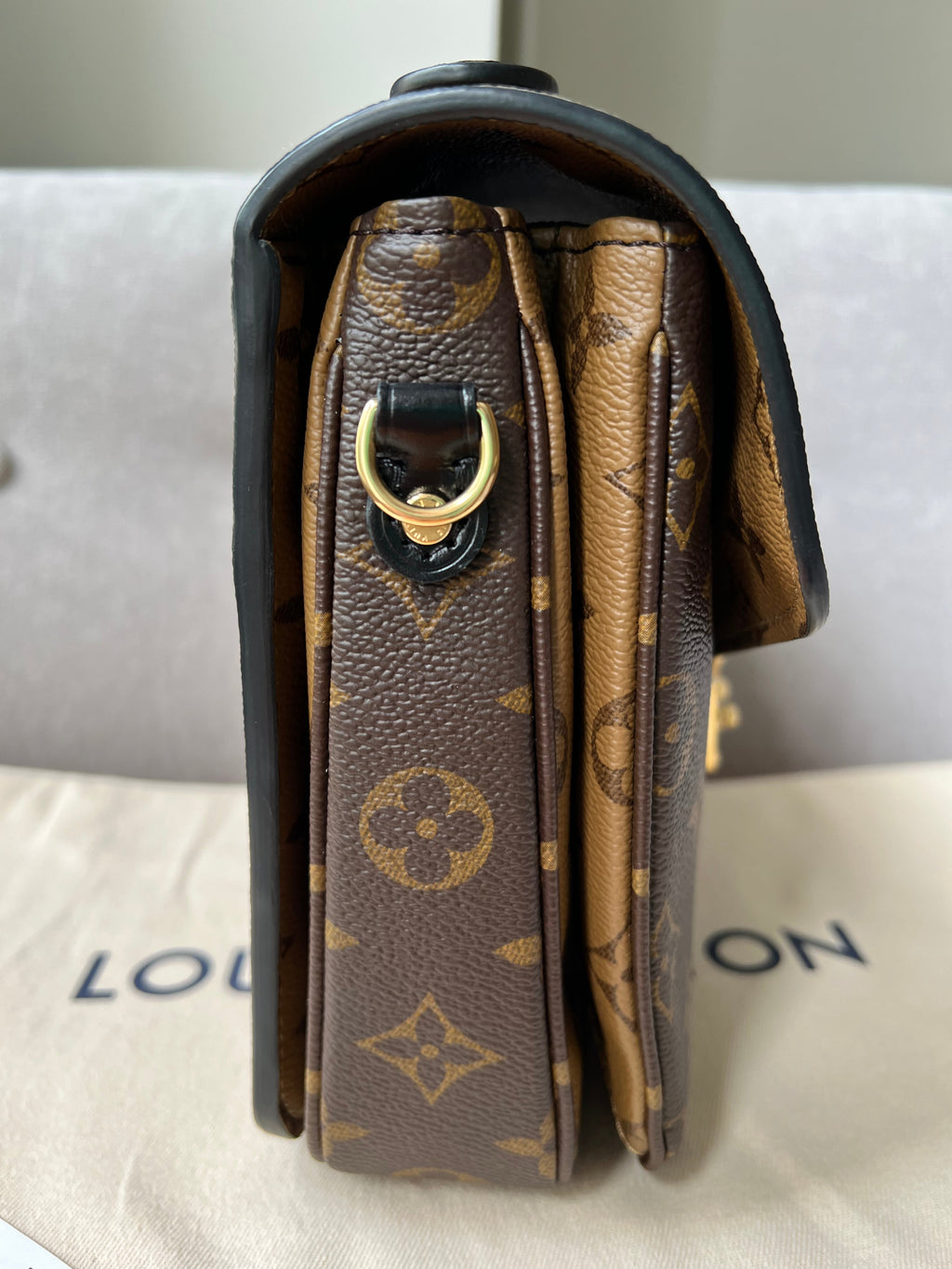 Louis Vuitton Pochette Metis Reverse Monogram (RRP £1,970)