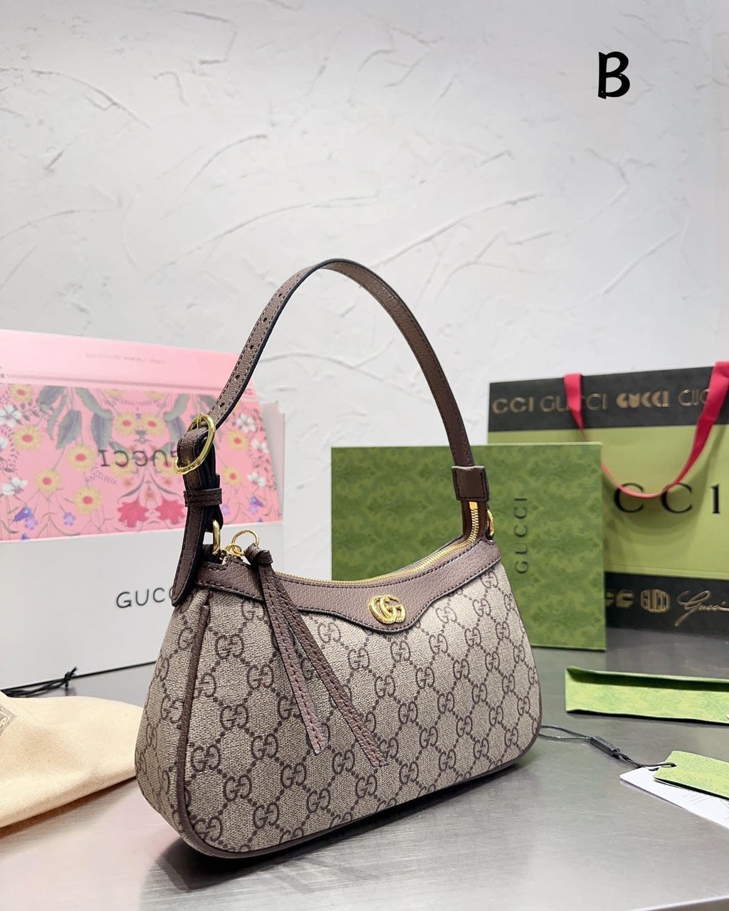 GC452 Ophidia GG Small Handbag / 9.8"W x 5.9"H x 2.5"D
