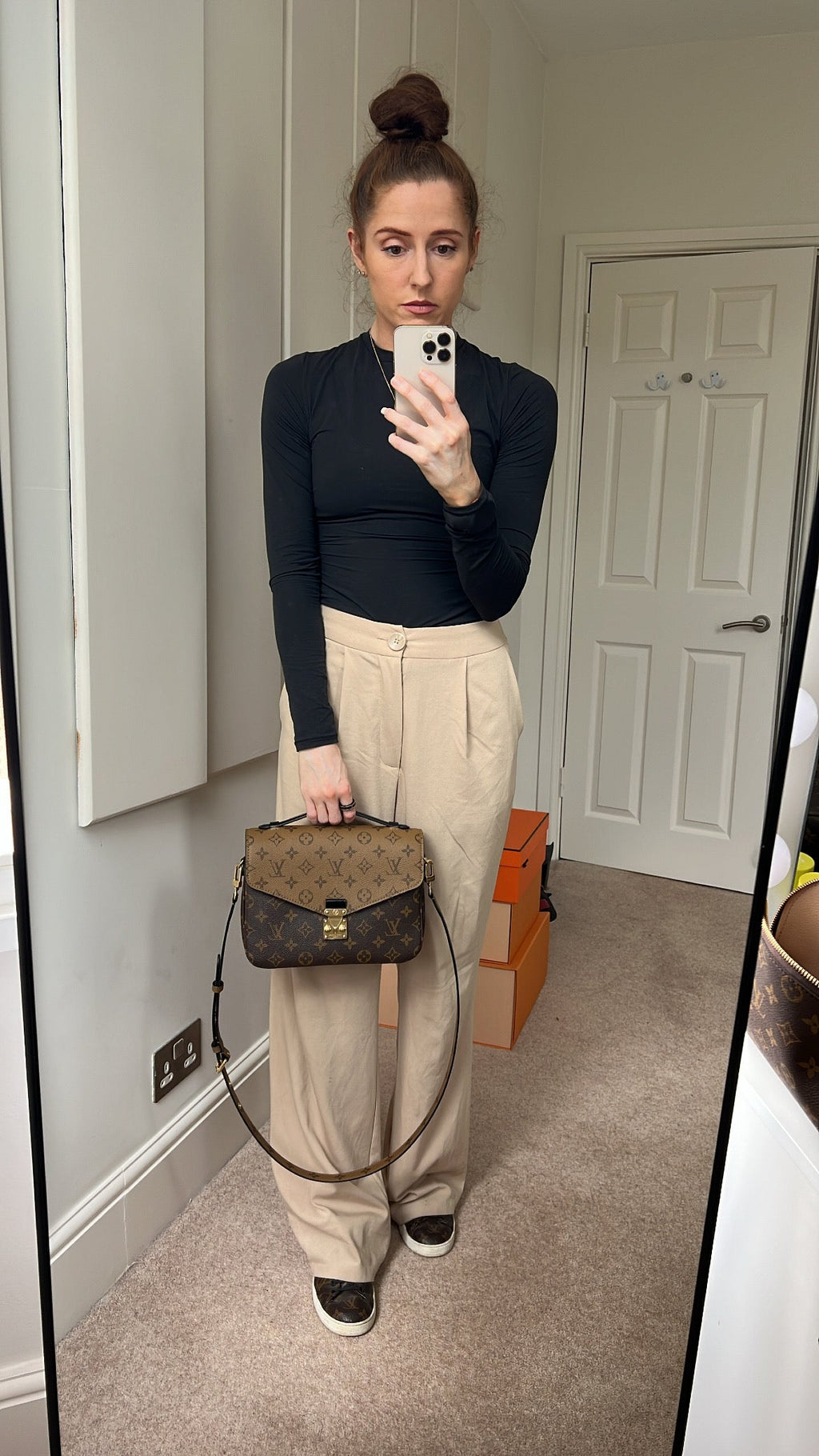 Louis Vuitton Pochette Metis Reverse Monogram (RRP £1,970)