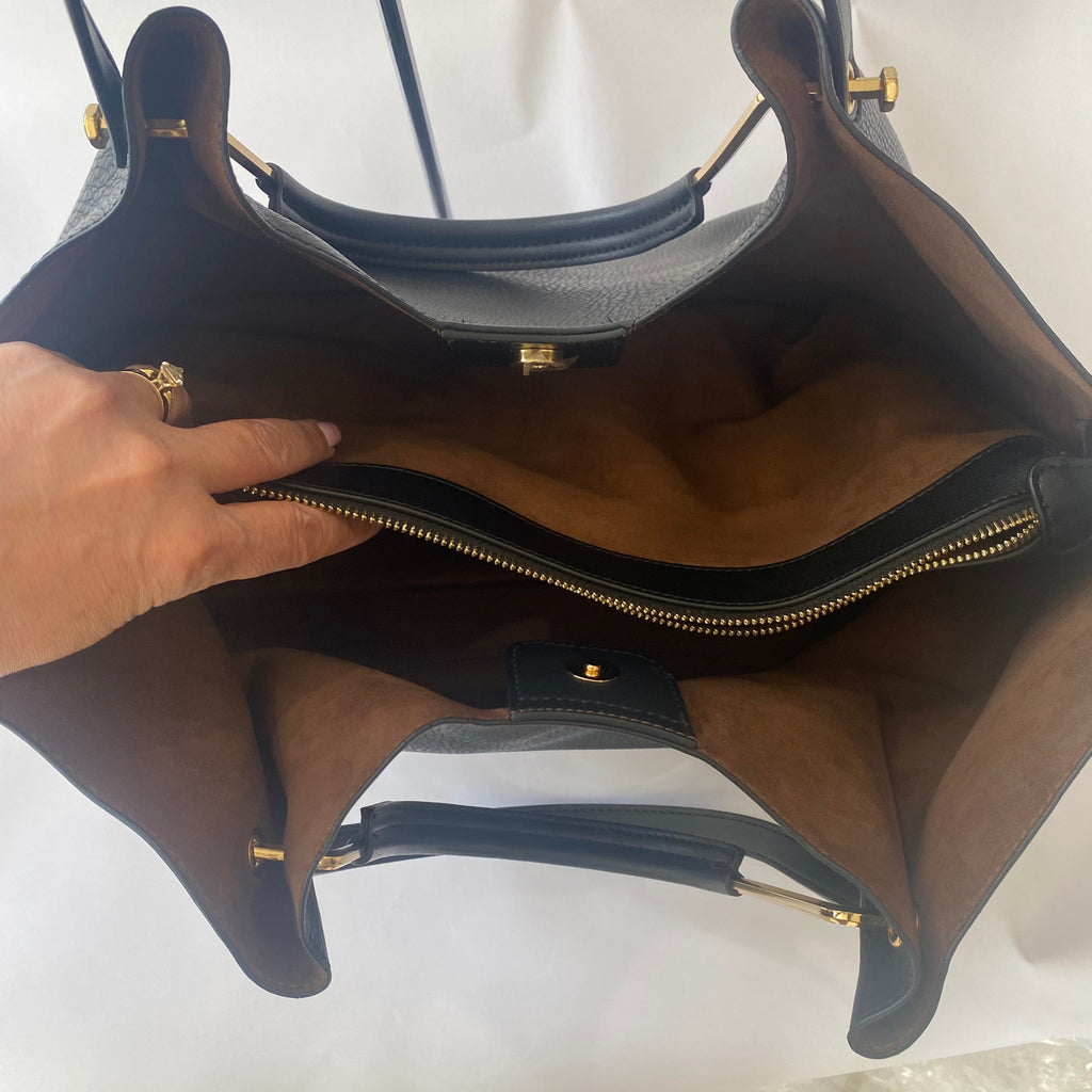 SANDRA ROBERTS SQUARED Leather Black Shoulder Bag
