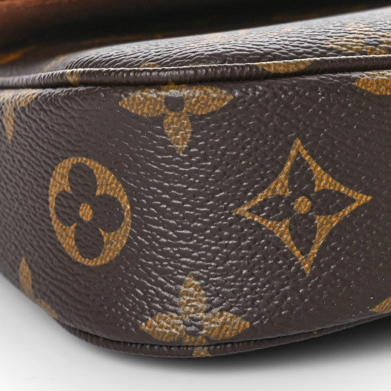 LOUIS VUITTON Monogram Ivy Wallet On Chain
