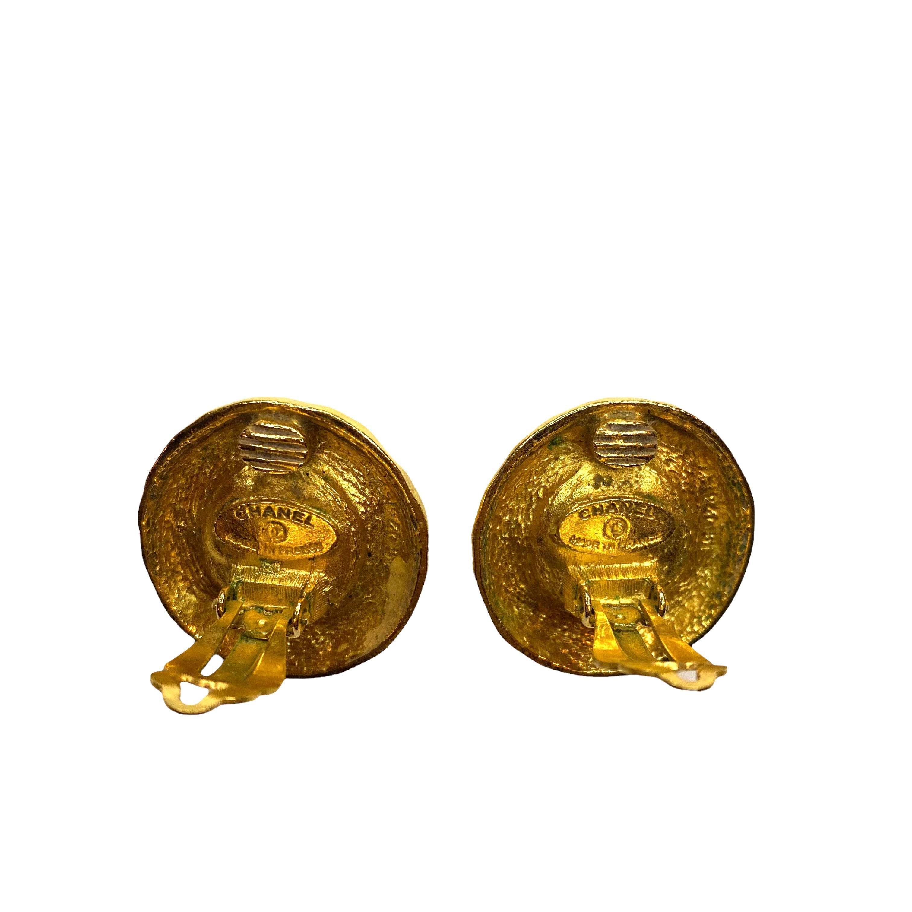 Chanel vintage clip round earrings with glass pearl  - 1990s
