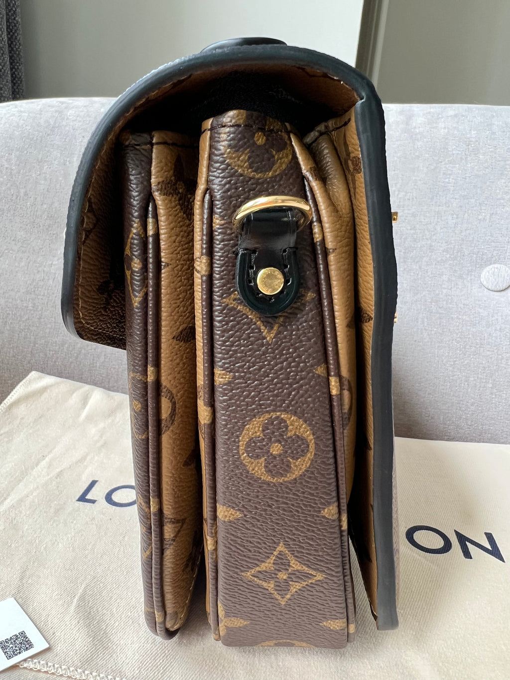 Louis Vuitton Pochette Metis Reverse Monogram (RRP £1,970)