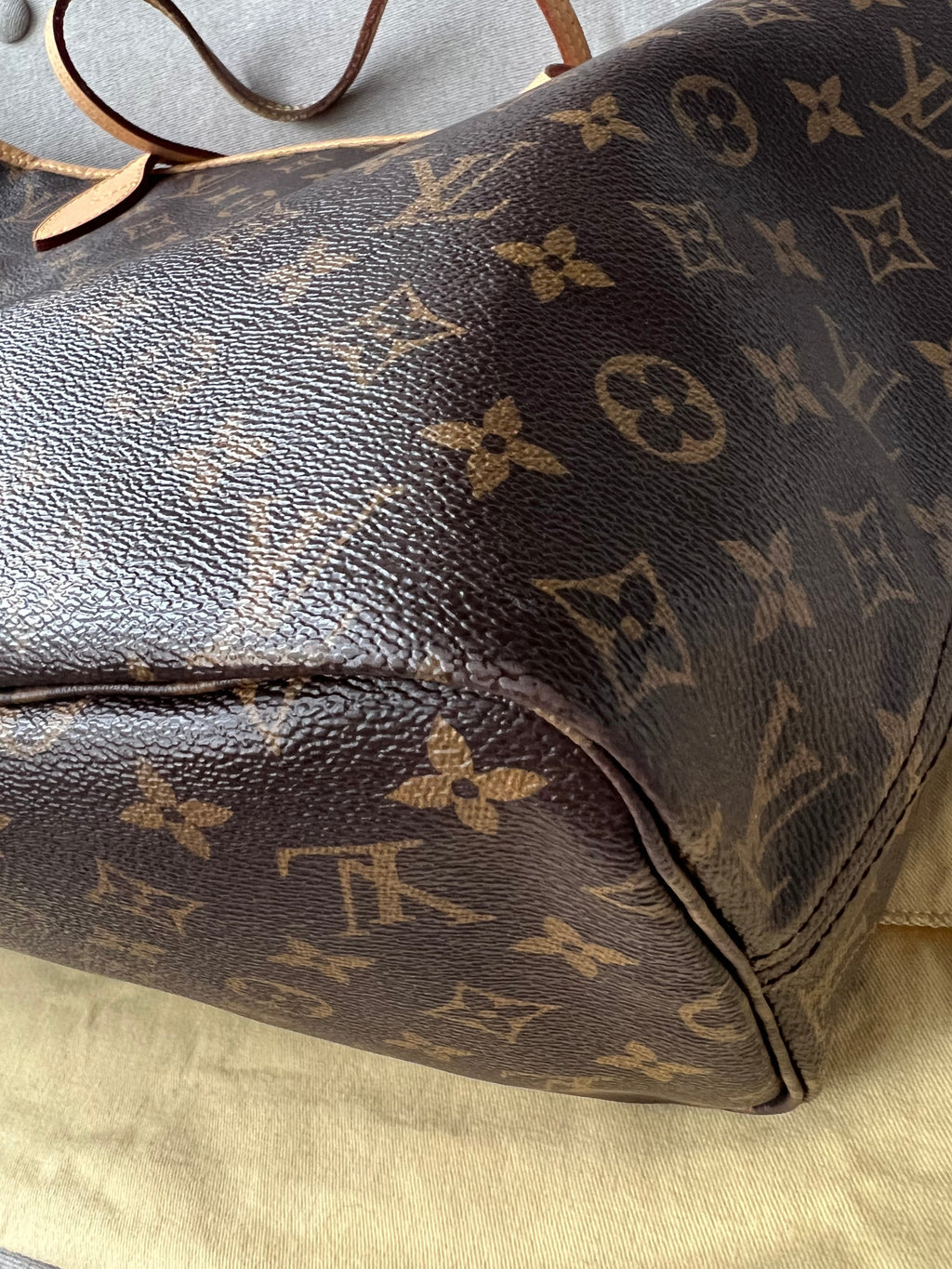 Louis Vuitton Neverfull MM Monogram Red (RRP £1,410)