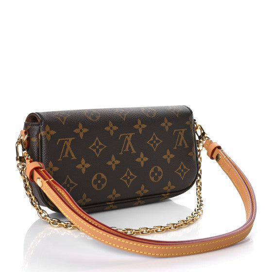 LOUIS VUITTON Monogram Ivy Wallet On Chain
