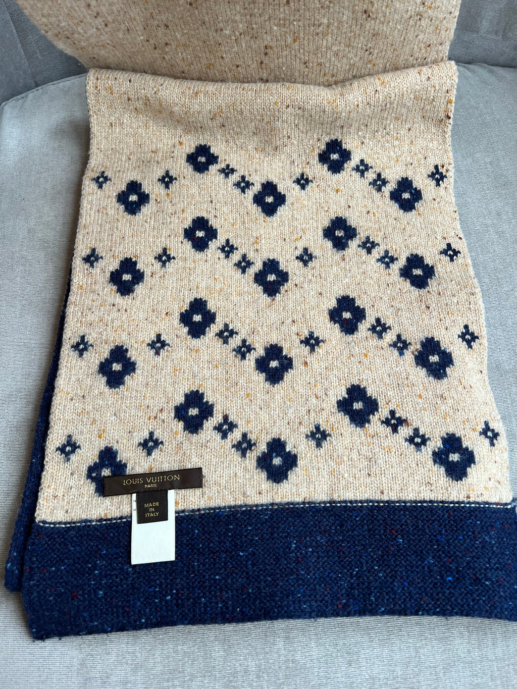 Louis Vuitton Reversible Wool Cashmere Mix Scarf in Navy and Beige