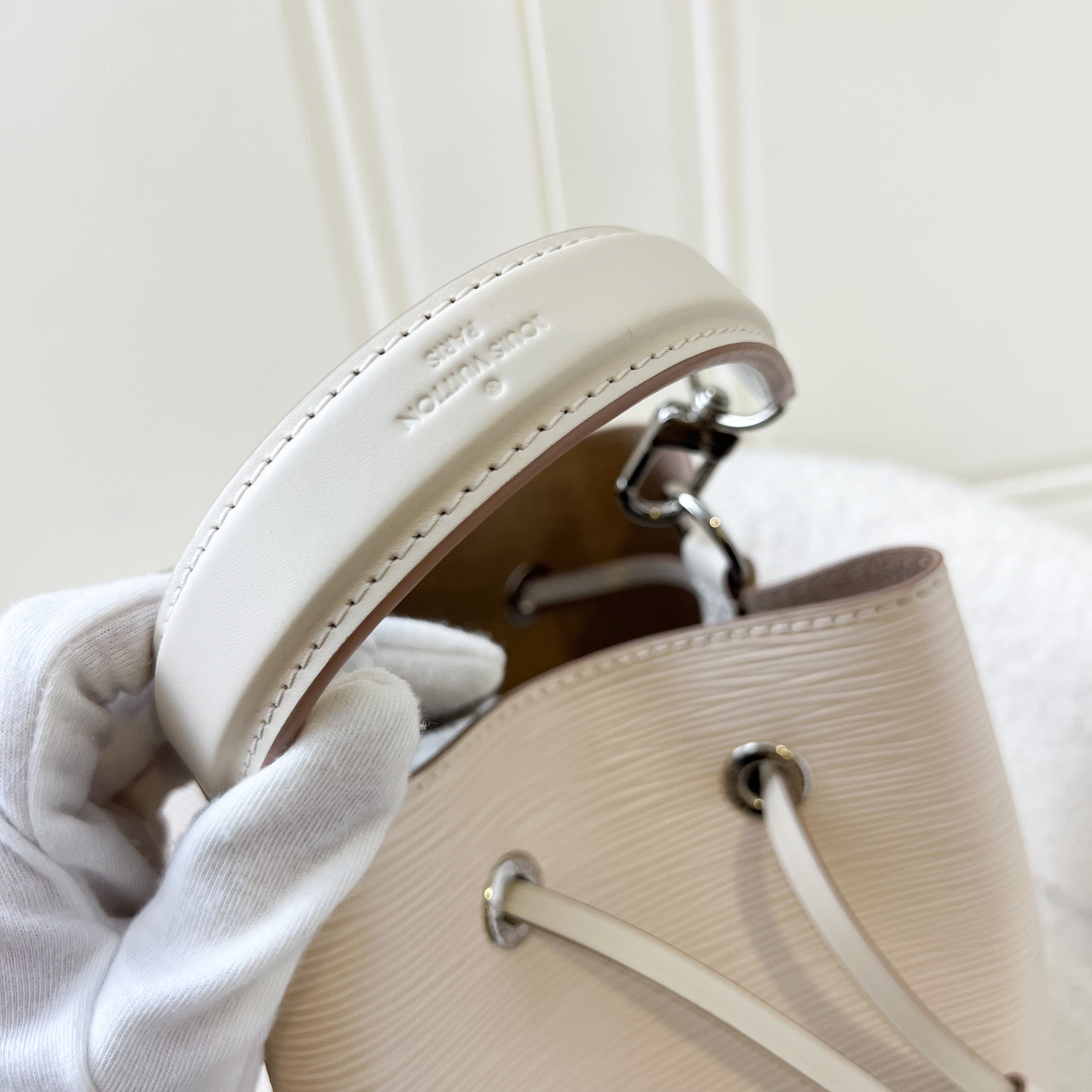 LV Neonoe BB Bucket Bag in Ivory Epi Leather SHW
