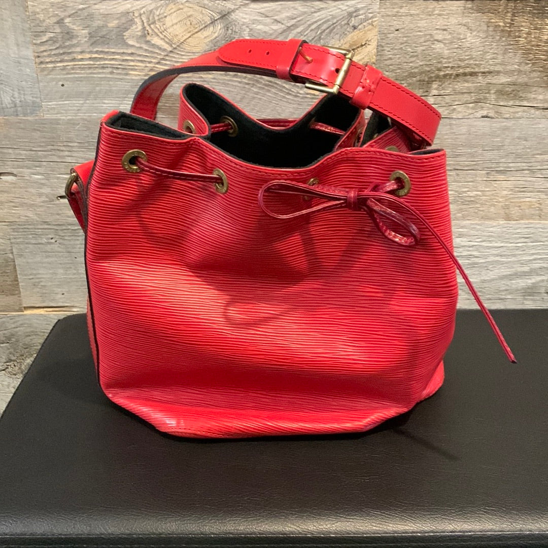 Louis Vuitton Noe Epi Hobo Bag