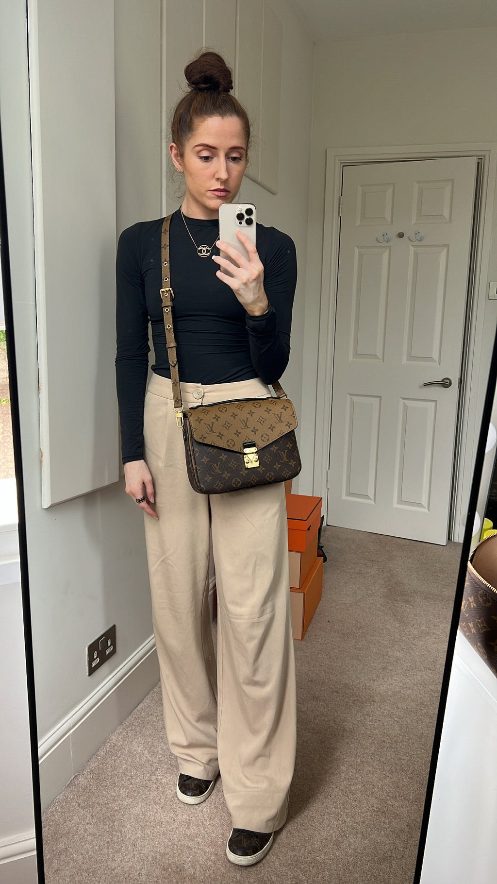 Louis Vuitton Pochette Metis Reverse Monogram (RRP £1,970)