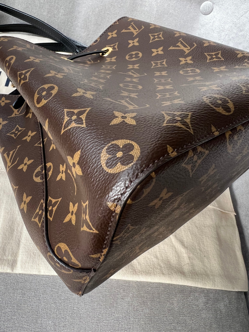 Louis Vuitton Neo Noe Monogram and Black (RRP £1,560)
