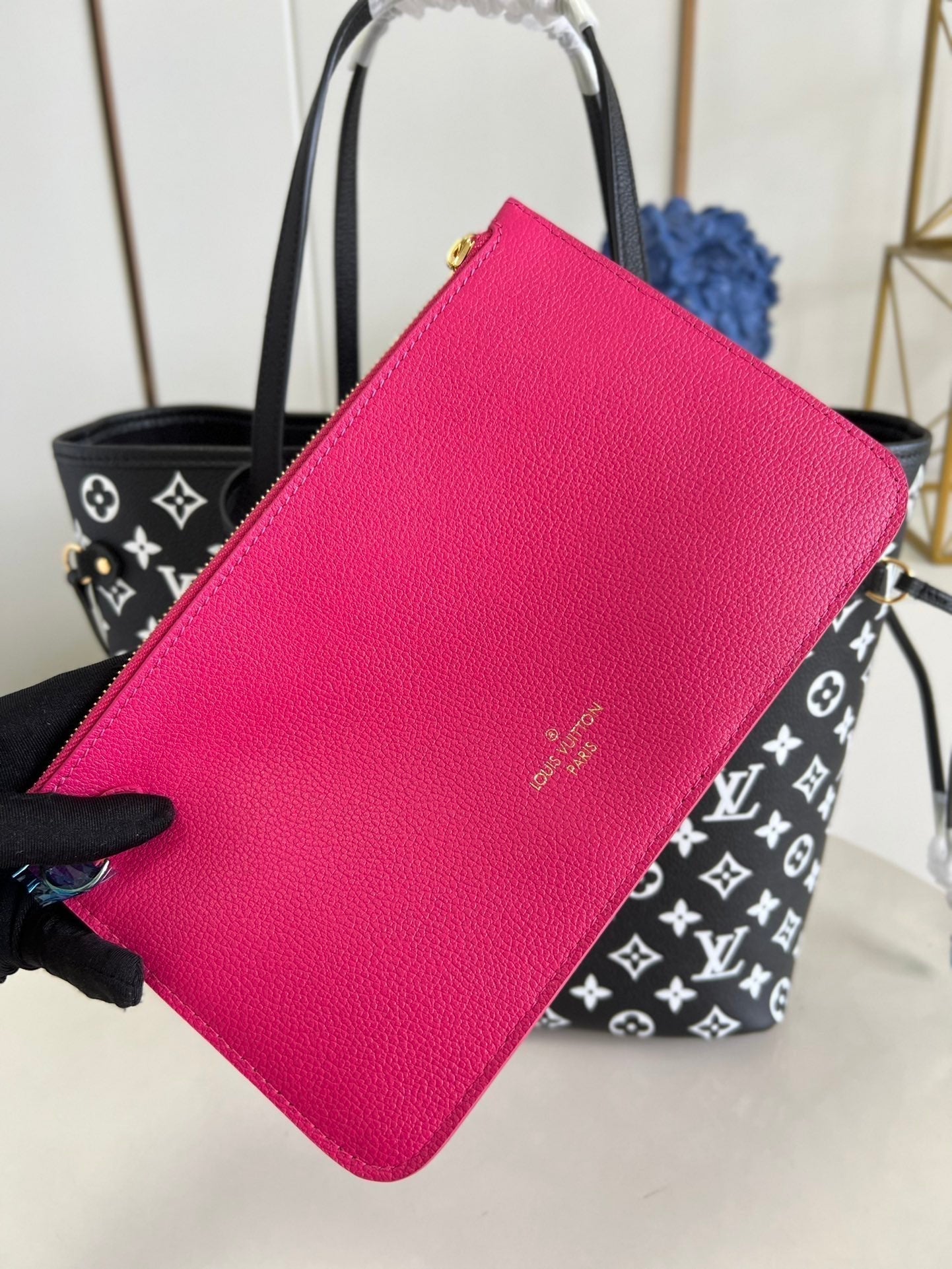 Louis Vuitton Neverfull MM  Tote Bag