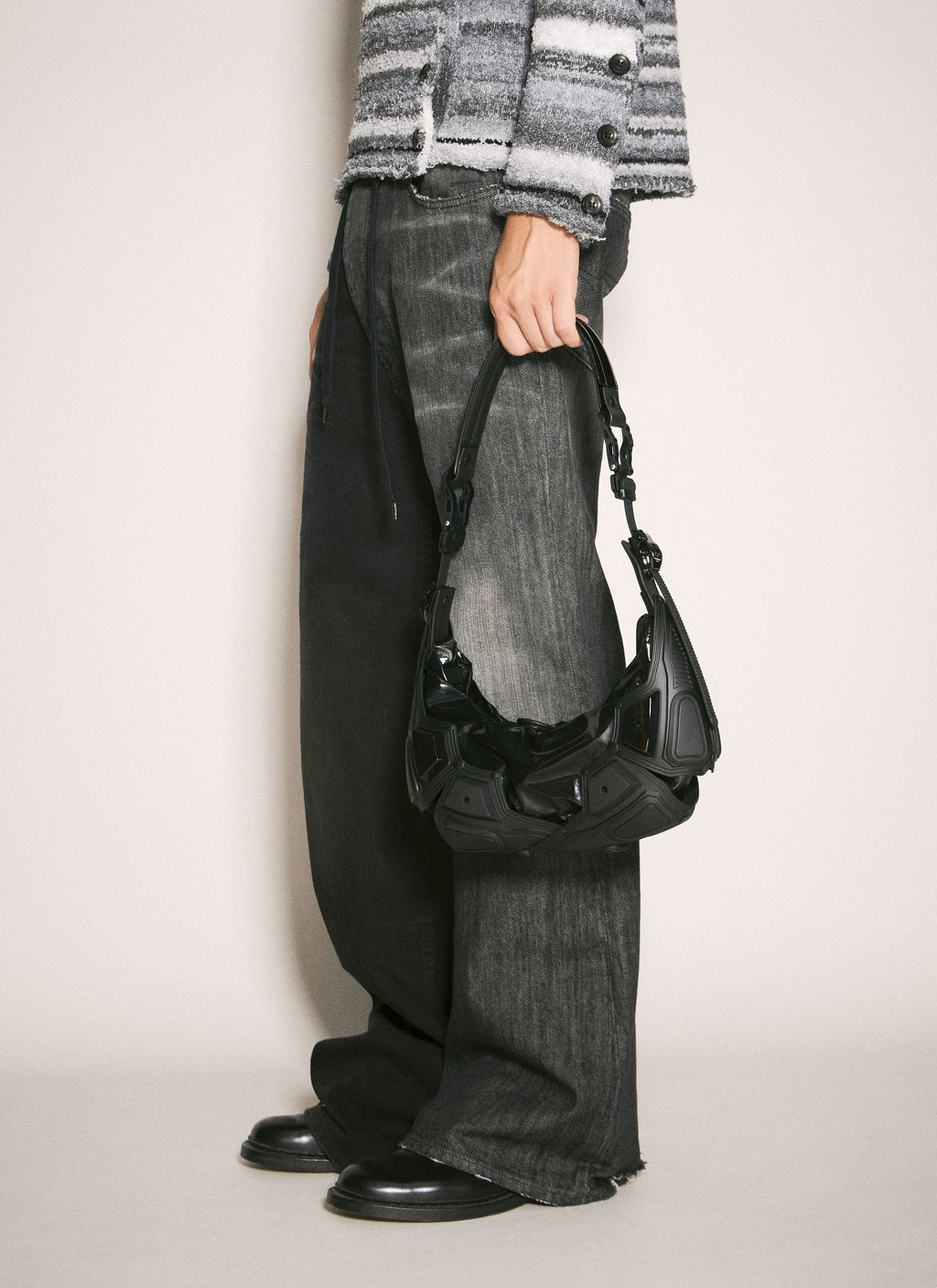 Innerraum Men Small Object M02 Half Moon Shoulder Bag