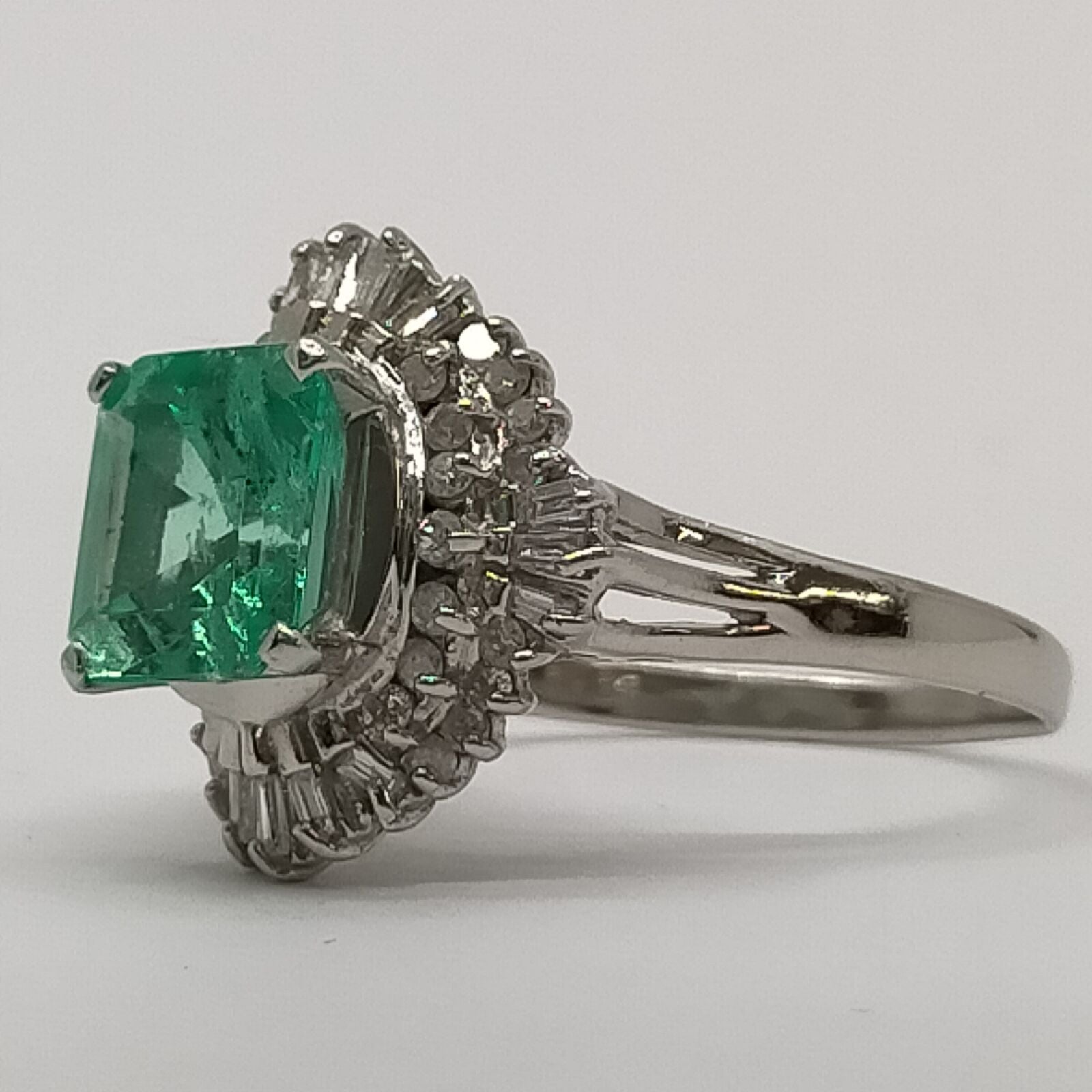 Jewelry Ring Emerald 1ct Platinum Swanky