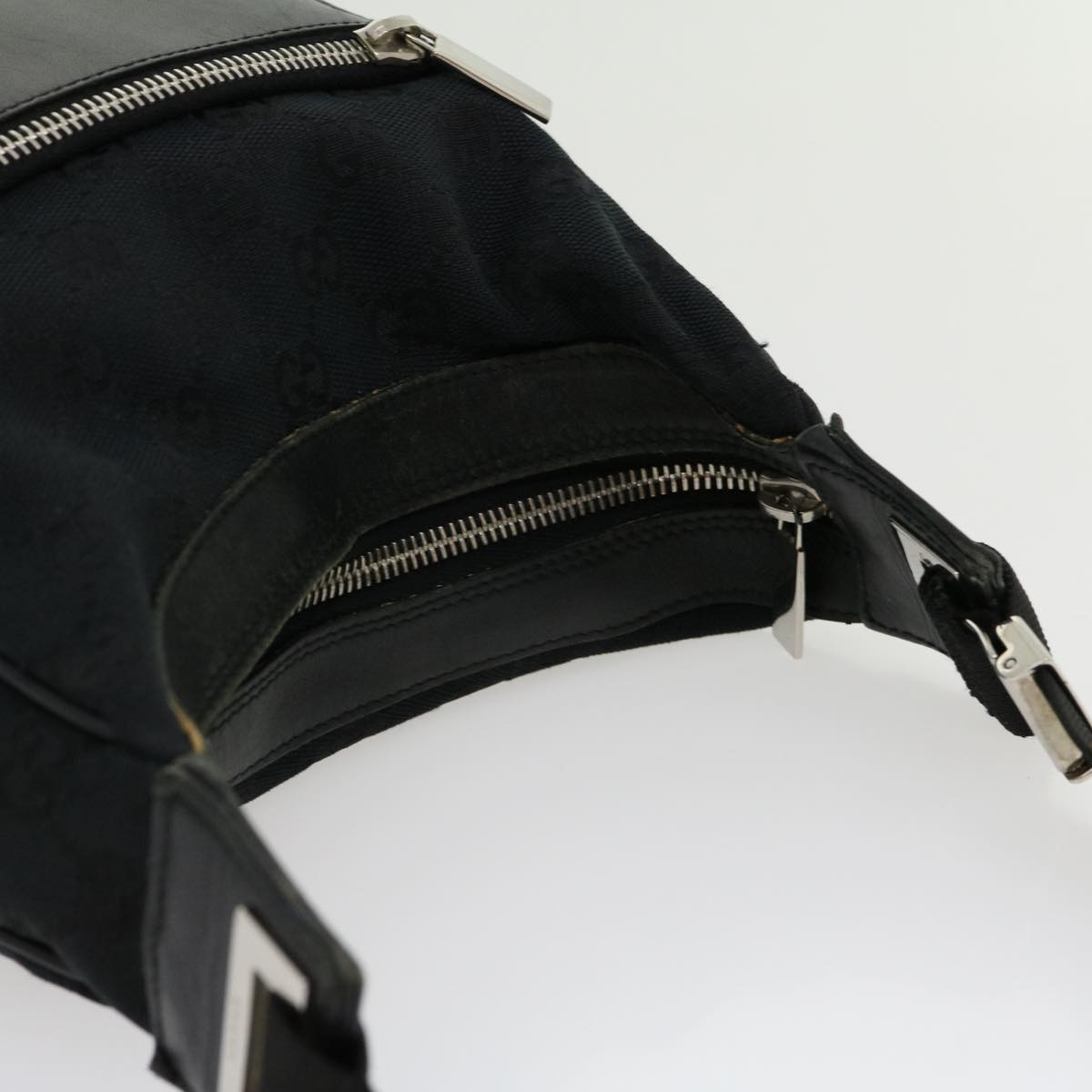 GUCCI GG Canvas Shoulder Bag Black ki2082