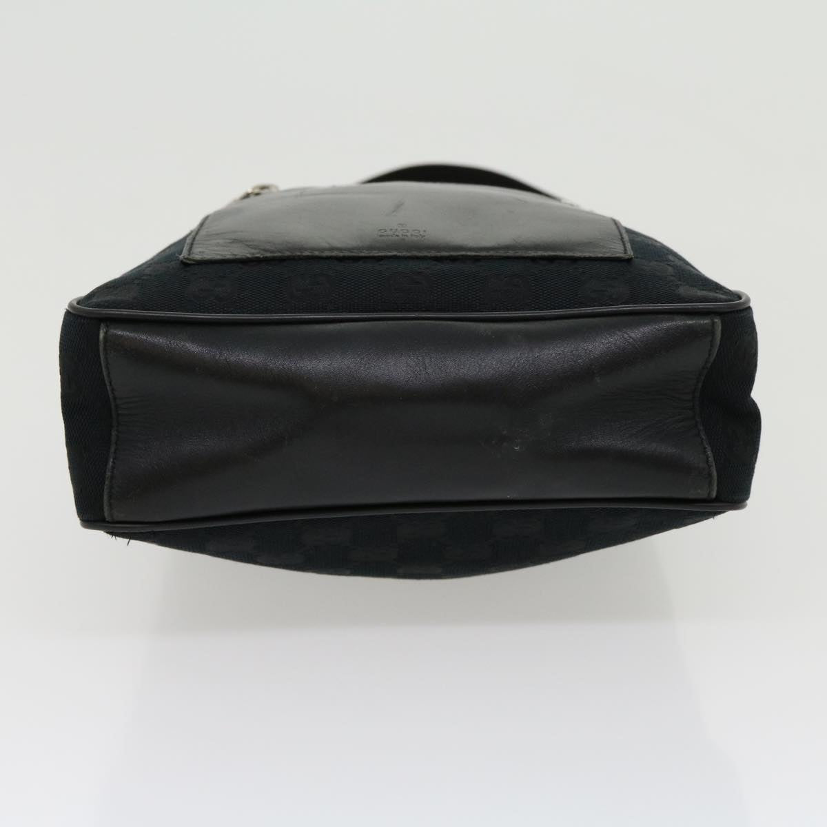 GUCCI GG Canvas Shoulder Bag Black ki2082
