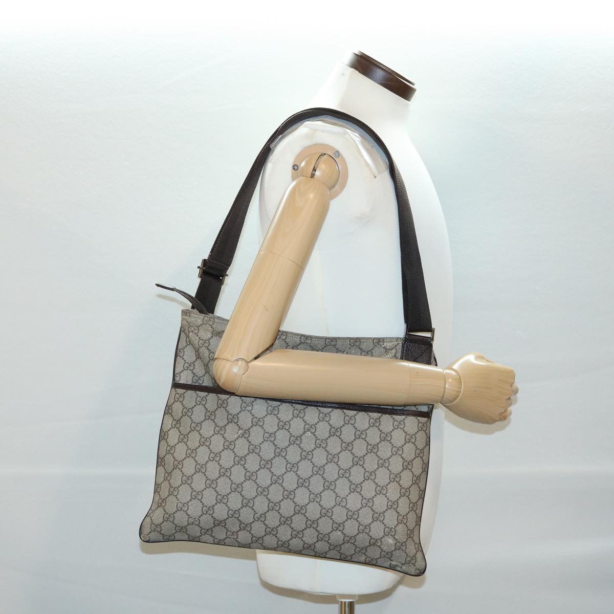 GUCCI GG Canvas Shoulder Bag PVC Leather Beige ki2436