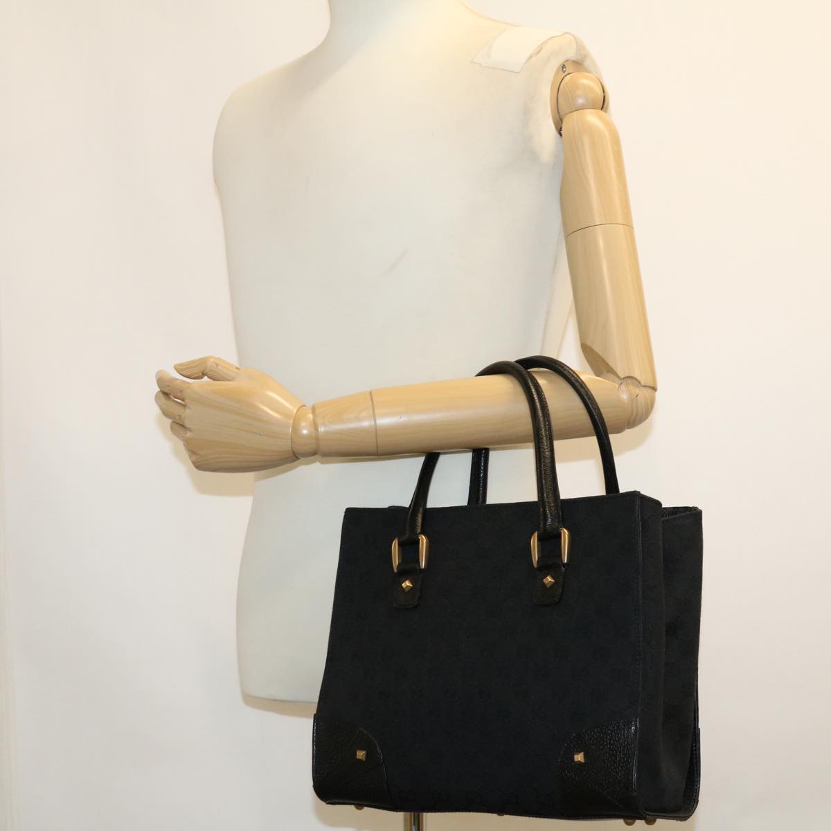 GUCCI GG Canvas Studs Hand Bag Black 120895 ki2824