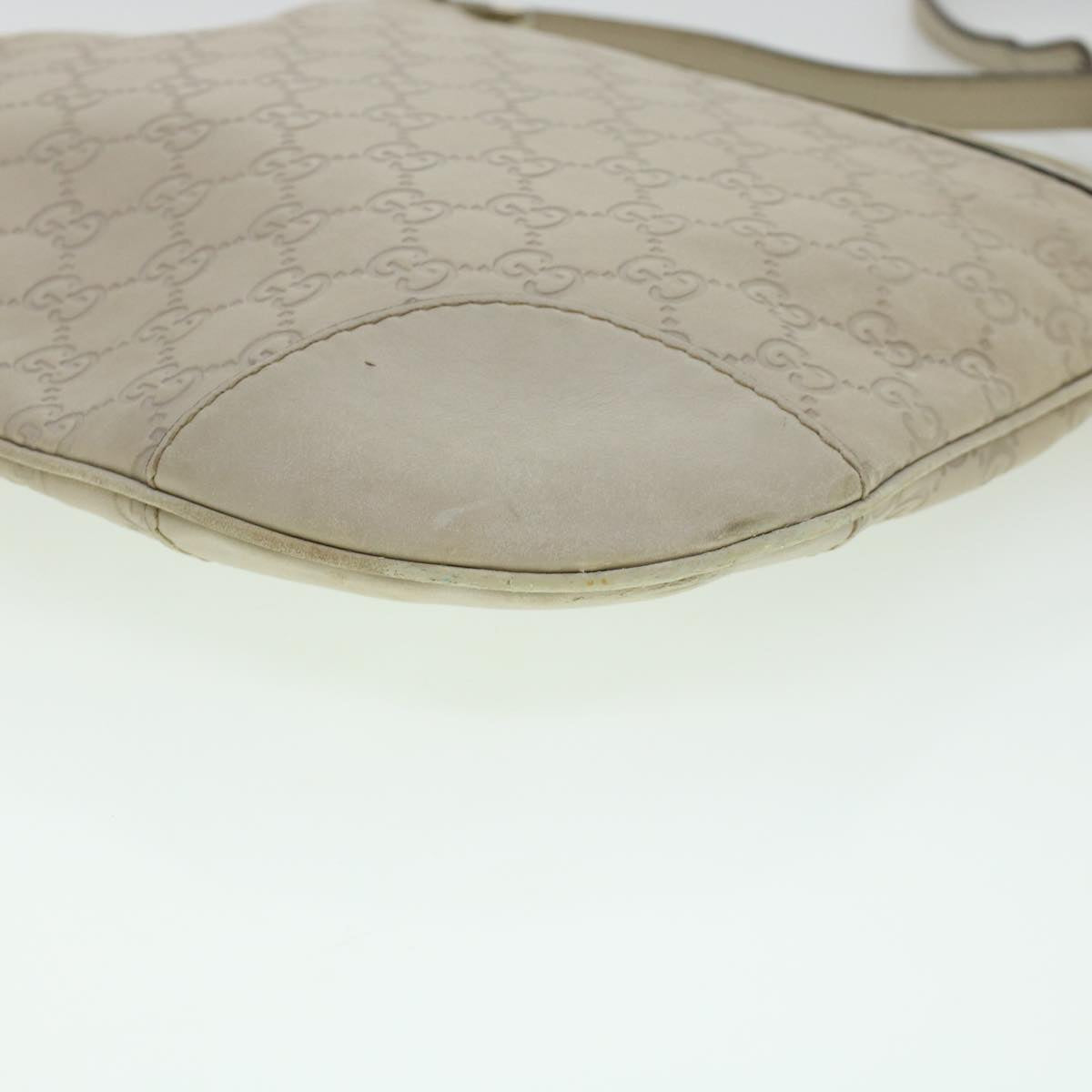 GUCCI GG Canvas Guccissima Shoulder Bag White ki2988