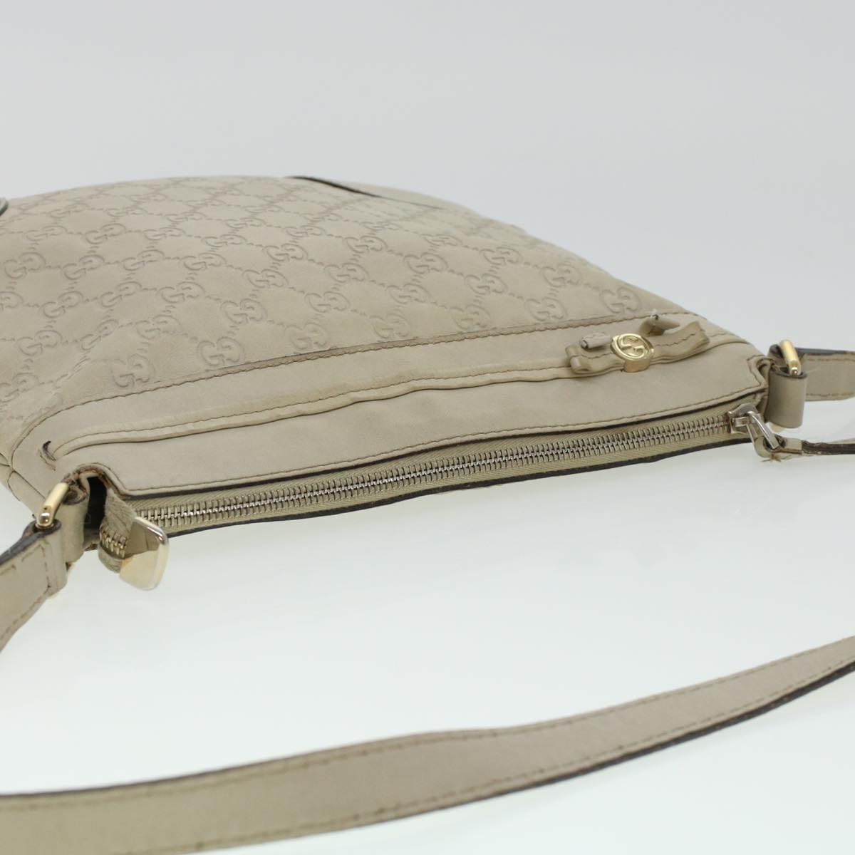 GUCCI GG Canvas Guccissima Shoulder Bag White ki2988
