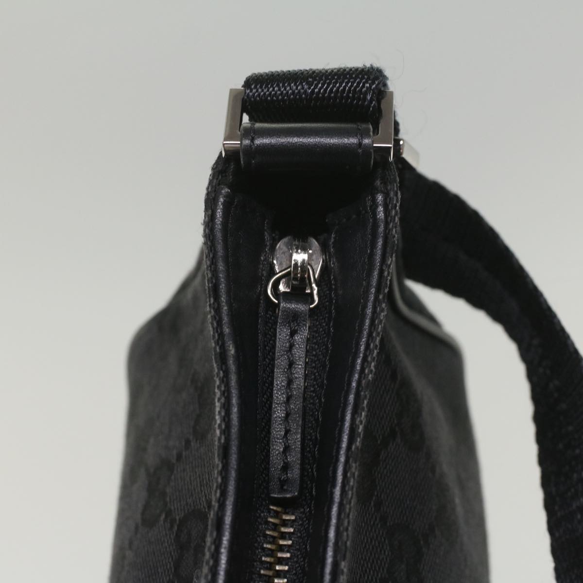 GUCCI GG Canvas Pouch Black 106644 ki3587
