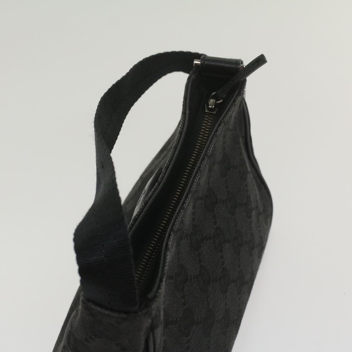 GUCCI GG Canvas Pouch Black 106644 ki3587