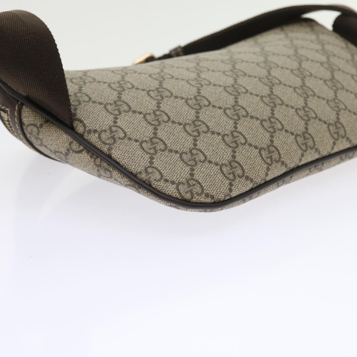 GUCCI GG Supreme Body Bag PVC Leather Beige 233269 ki3589