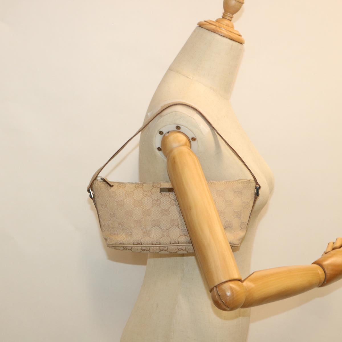 GUCCI GG Canvas Accessory Pouch Beige 07198 ki3636